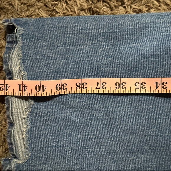 Abercrombie & Fitch High Rise 90s Relaxed Jean Sz 27 Medium Wash Raw Hem - Picture 7 of 7